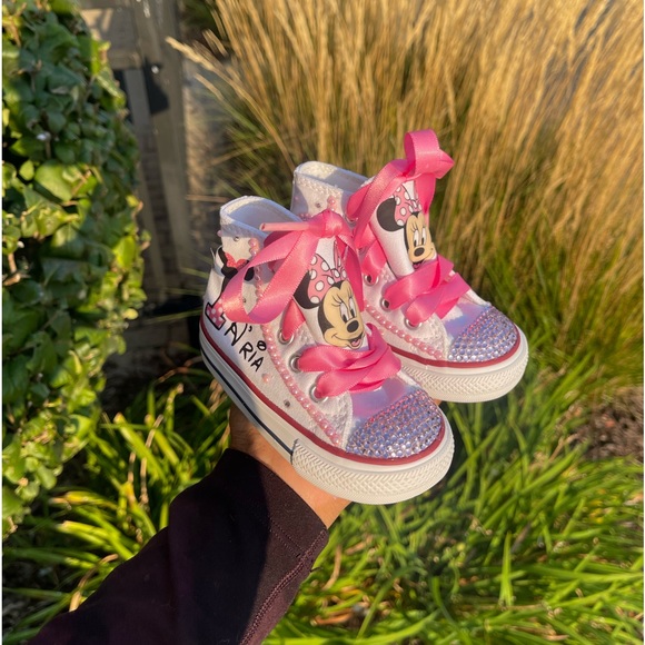Kids Minnie Mouse Birthday Converse - Picture 3 of 10